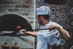 ¿Formar o contratar un pizzaiolo?