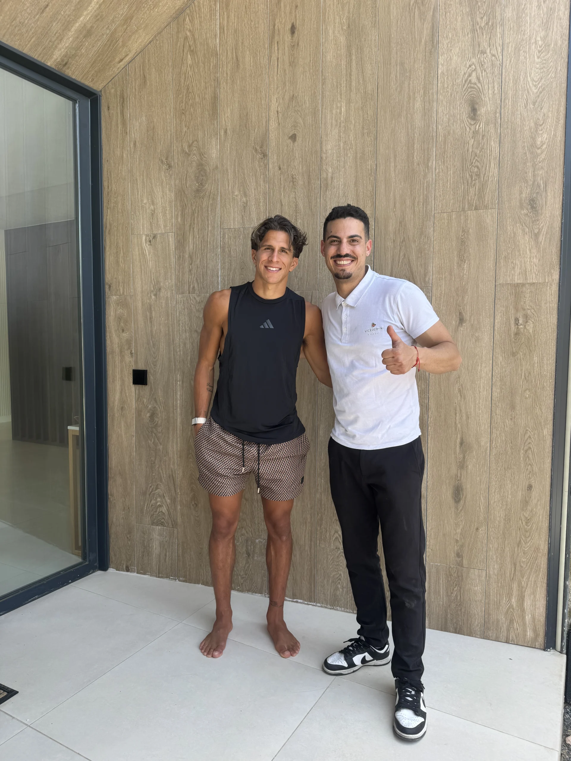 Chef de Pizza Mario Vicedomini con futbolista argentino Giuliano Simeone